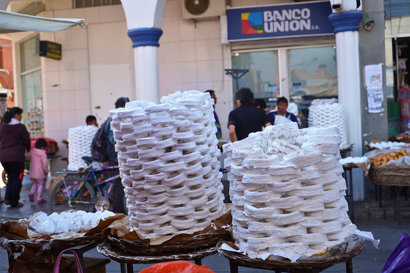 Rosquetes at the Central Market in Punata, Bolivia; regional comparison, not an Argentine product
